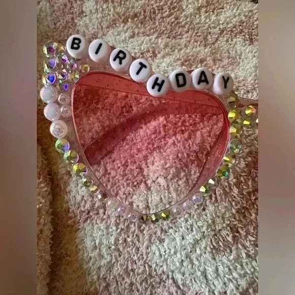 Birthday Queen glasses with black case - Picture 6 of 6